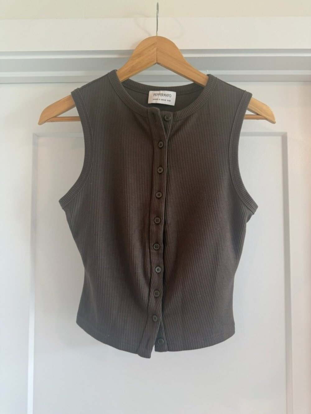 Peppermayo Brown Ribbed Button Front Sleeveless Top Womenโs Medium